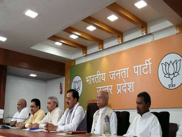 सर्वे भाजपा के पक्ष में, सपा कमजोर