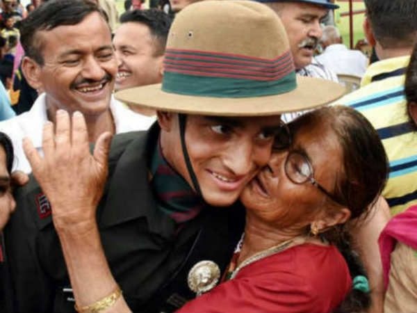 Indian army cook’s son become officer and wins best cadet award Indian army cook’s son become officer and wins best cadet award
