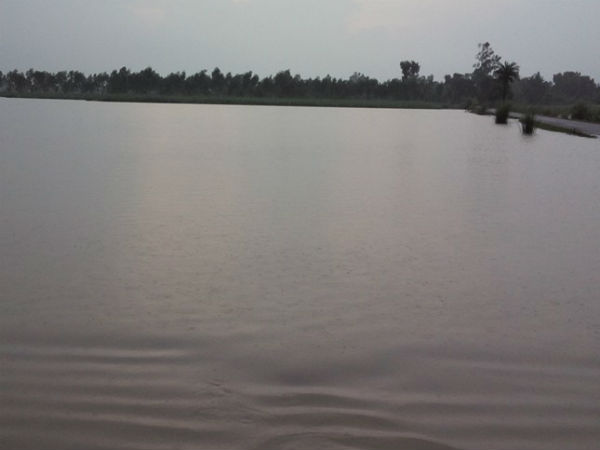 बाढ़ से हालत खराब