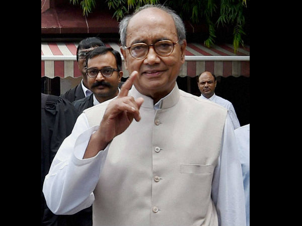 VHP and Munawwar Rana slams Digvijaya Singh for remark on Kashmir VHP and Munawwar Rana slams Digvijaya Singh for remark on Kashmir