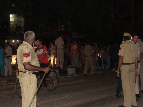 तेज रफ्तार कार की टक्कर से हवा में उछला बाइक सवार, हुई मौत तेज रफ्तार कार की टक्कर से हवा में उछला बाइक सवार, हुई मौत