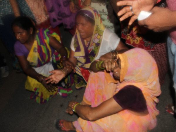 तेज रफ्तार कार की टक्कर से हवा में उछला बाइक सवार, हुई मौत तेज रफ्तार कार की टक्कर से हवा में उछला बाइक सवार, हुई मौत