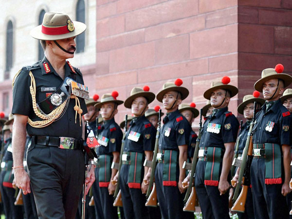 gen-dalbir-singh-suhag-v-k-singh-parrikar gen-dalbir-singh-suhag-v-k-singh-parrikar