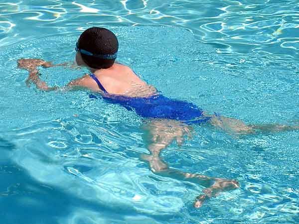 swimming pool swimming pool