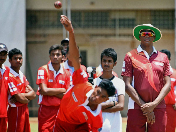 Courtney Walsh: West Indies great to become Bangladesh bowling coach Courtney Walsh: West Indies great to become Bangladesh bowling coach