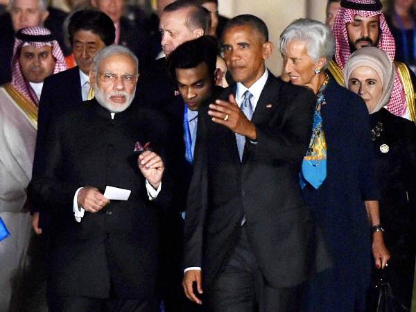 चीन में मोदी-ओबामा साथ-साथ