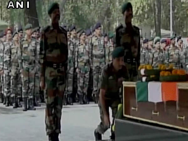 कश्मीर में दी गई आखिरी सलामी
