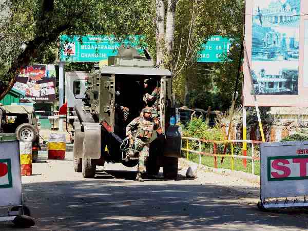 1. आर्मी बेस की सुरक्षा में लापरवाही