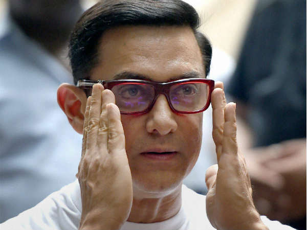 Aamir Khan apologising with folded hands on twitter Aamir Khan apologising with folded hands on twitter