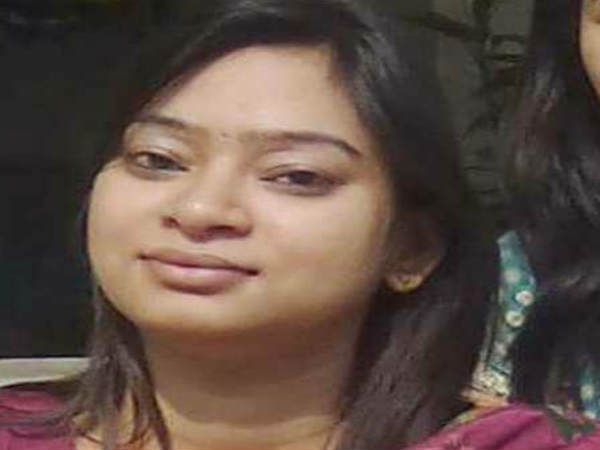 AIIMS डॉक्टर ने की खुदकुशी, पायलट पति पर लगा मेंटल टॉर्चर करने का आरोप AIIMS डॉक्टर ने की खुदकुशी, पायलट पति पर लगा मेंटल टॉर्चर करने का आरोप
