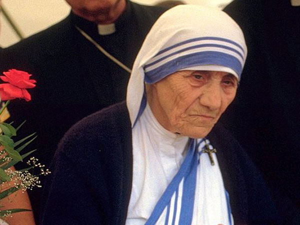 Mother Teresa declared saint by Pope Francis at Vatican ceremony Mother Teresa declared saint by Pope Francis at Vatican ceremony