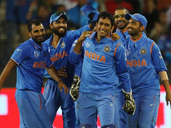 धोनी तैयार हैं युवा टीम के साथ