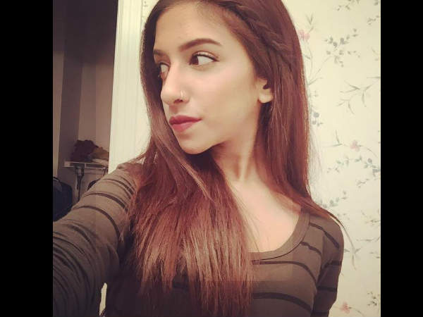 This Pakistani Girl Has The Perfect Response For People Who 'Joke' About Breast Cancer This Pakistani Girl Has The Perfect Response For People Who 'Joke' About Breast Cancer
