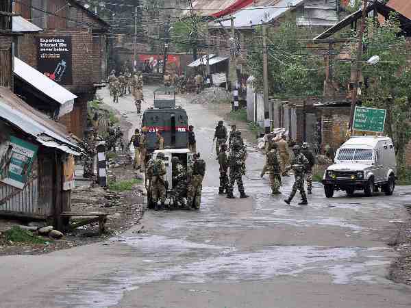 kashmir curfew kashmir curfew
