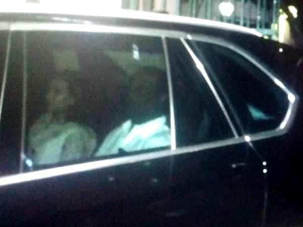 Jayalalithaa's health: Rajinikanth visits chennai Apollo Hospitals. सुपरस्टार रजीकांत रविवार को चेन्नई के अपोलो अस्पताल पहुंचे। वहां उन्होंने भर्ती तमिलनाडु की मुख्यमंत्री जयललिता का हालचाल पूछा। जयललिता 22 सितम्बर से अस्पताल में भर्ती हैं और उनका उपचार चल रहा है। Jayalalithaa's health: Rajinikanth visits chennai Apollo Hospitals. सुपरस्टार रजीकांत रविवार को चेन्नई के अपोलो अस्पताल पहुंचे। वहां उन्होंने भर्ती तमिलनाडु की मुख्यमंत्री जयललिता का हालचाल पूछा। जयललिता 22 सितम्बर से अस्पताल में भर्ती हैं और उनका उपचार चल रहा है।