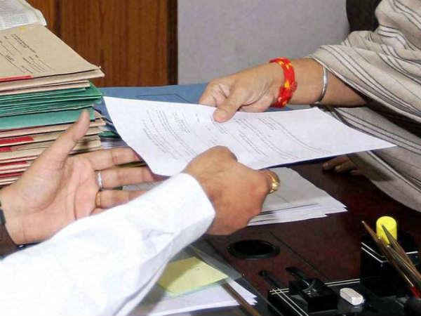 आरटीआई के जरिए नहीं जानकारी नहीं दे रही पार्टियां