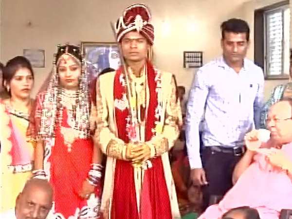 महज 500 रुपए में निपटा ली पूरी शादी
