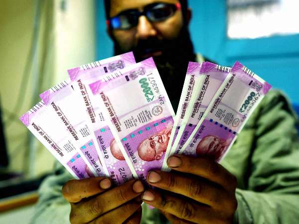 बंद हो सकते हैं 2000 रुपए के नोट