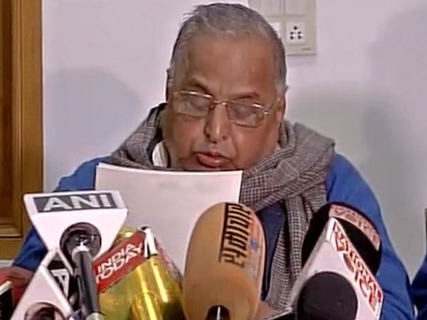 अखिलेश यादव और रामगोपाल यादव सपा से 6 साल के लिए निकाले गए