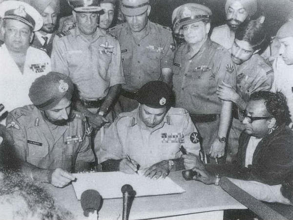 किसके कितने सैनिक