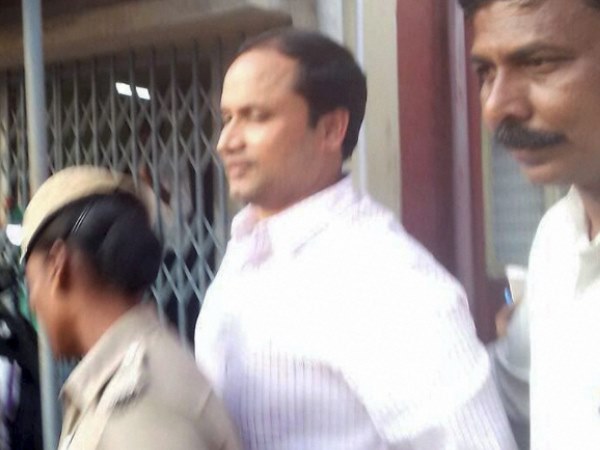बिजनेसमैन और चीफ सेक्रेटरी के बेटे का कनेक्शन