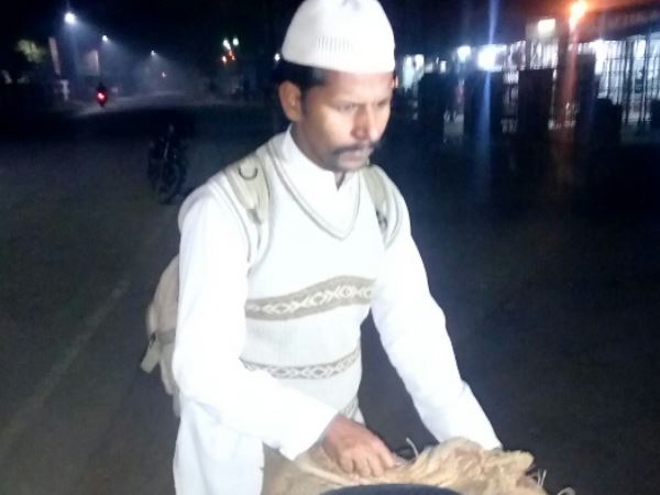 भगवान राम का अपमान करने वाले को सजा दिलाने के लिए दे चुका धरना