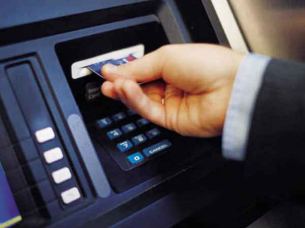 ATM से कैश निकालते वक्त बरते सावधानी