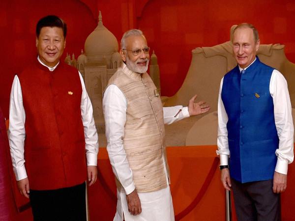भारत को दरकिनार कर, रूस-पाकिस्तान और चीन आए एक साथ, तालिबान के जरिए करेंगे आईएसआईएस का खात्मा भारत को दरकिनार कर, रूस-पाकिस्तान और चीन आए एक साथ, तालिबान के जरिए करेंगे आईएसआईएस का खात्मा