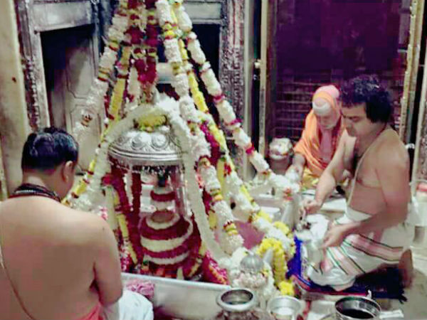कप्तानी छोड़ने से टीम को नुकसान?