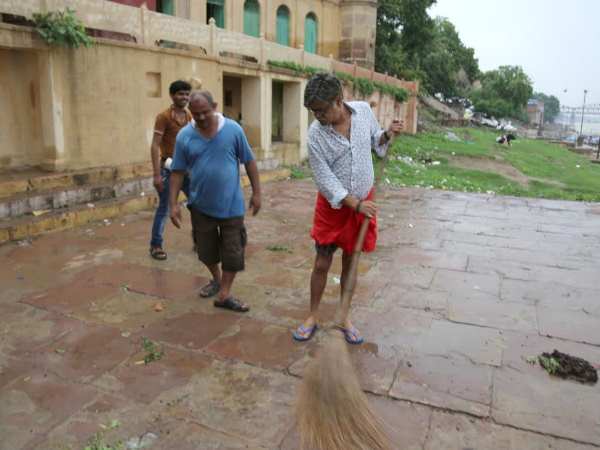 घाट पर संजय का एक अगल ही रूप