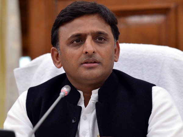 अखिलेश सरकार का दिव्यांगों के साथ मजाक, सप्ताह में एक दिन ही दी जाती है शिक्षा अखिलेश सरकार का दिव्यांगों के साथ मजाक, सप्ताह में एक दिन ही दी जाती है शिक्षा