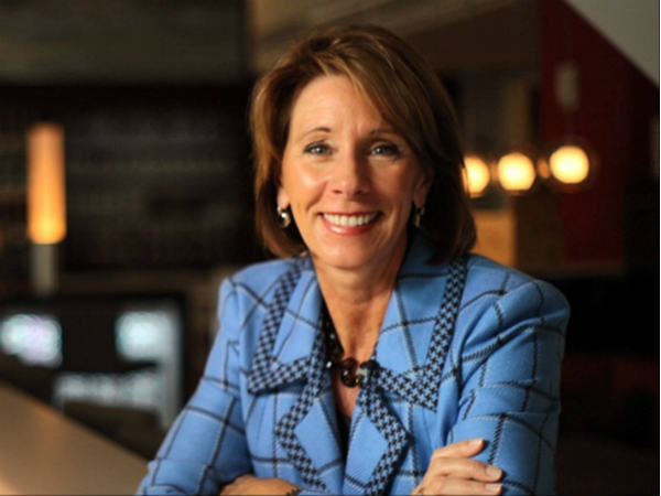 Betsy-DeVos-donald-trump-education-minister-डोनाल्ड-ट्रंप-शिक्षा-मंत्री-ट्वीट'.jpg Betsy-DeVos-donald-trump-education-minister-डोनाल्ड-ट्रंप-शिक्षा-मंत्री-ट्वीट'.jpg