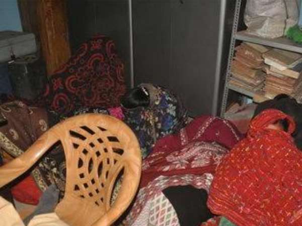 बिहार: प्रेम जाल में फंसाकर लोगों को लूटने वाले लेडी गैंग का पर्दाफाश बिहार: प्रेम जाल में फंसाकर लोगों को लूटने वाले लेडी गैंग का पर्दाफाश