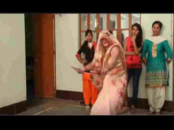 Dance video of haryanvi bride goes viral on social media Dance video of haryanvi bride goes viral on social media
