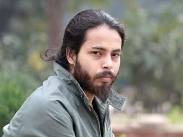 DU का छात्र परेशान: अंग्रेजी की परीक्षा में जांचे सिर्फ 6 सवाल, 30 की जगह दिए 15 अंक DU का छात्र परेशान: अंग्रेजी की परीक्षा में जांचे सिर्फ 6 सवाल, 30 की जगह दिए 15 अंक