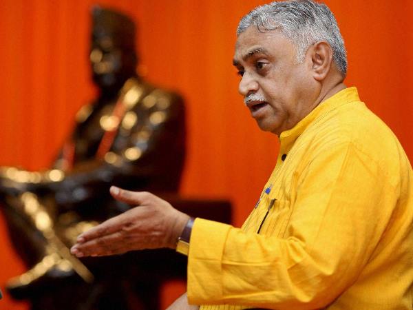 manmohan vaidya संघ विचारक मनमोहन वैद्य बोले- खत्म होना चाहिए आरक्षण, सबको मिले समान अवसर manmohan vaidya संघ विचारक मनमोहन वैद्य बोले- खत्म होना चाहिए आरक्षण, सबको मिले समान अवसर
