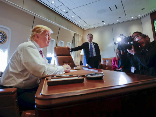 president-trump-muslim-entry-executive-order-100-राष्ट्रपति-डोनाल्ड-ट्रंप-मुसलमान-देश-शरणार्थी.jpg president-trump-muslim-entry-executive-order-100-राष्ट्रपति-डोनाल्ड-ट्रंप-मुसलमान-देश-शरणार्थी.jpg