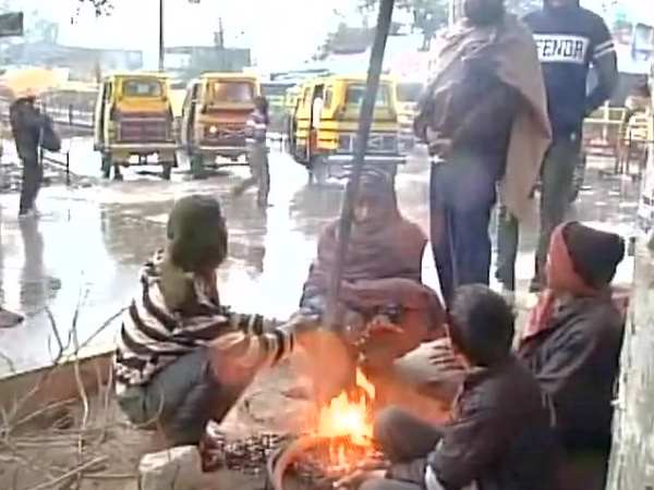 rain दिल्ली में बारिश तो पहाड़ों पर हुई भारी बर्फबारी, देखिए शानदार तस्वीरें rain दिल्ली में बारिश तो पहाड़ों पर हुई भारी बर्फबारी, देखिए शानदार तस्वीरें
