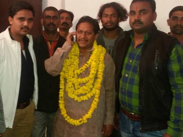 मऊ: सरकार में थे मंत्री और बंटवाते थे हथियार का लाइसेंस, खुद किया खुलासा मऊ: सरकार में थे मंत्री और बंटवाते थे हथियार का लाइसेंस, खुद किया खुलासा