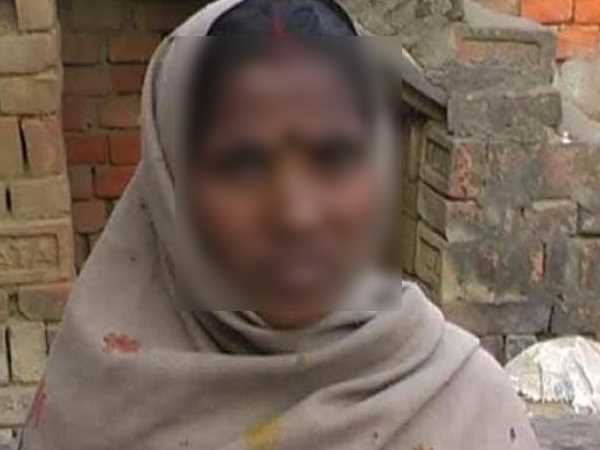 बिहार: शराब पीने के लिए अपनी पत्नी को रख दी गिरवी, पढ़िए फिर क्या हुआ? बिहार: शराब पीने के लिए अपनी पत्नी को रख दी गिरवी, पढ़िए फिर क्या हुआ?