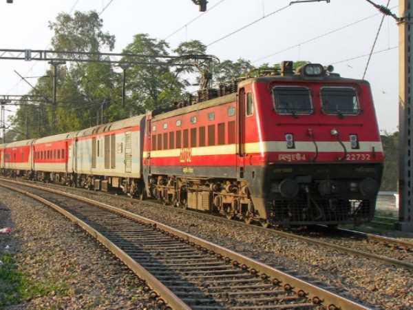 3. रेलवे टिकट भी हुए सस्ते