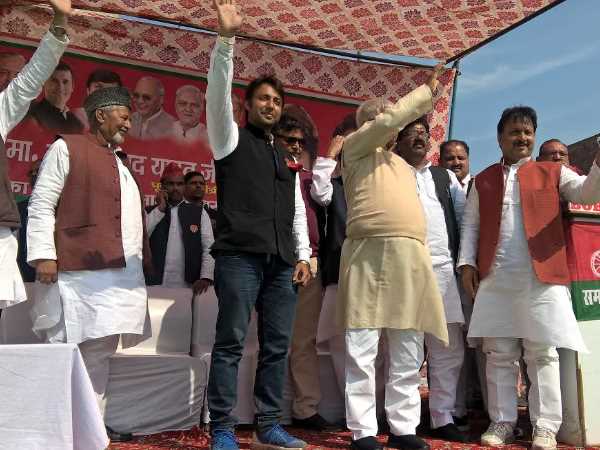 तीन तलाक वाले बयान पर भी घेरा