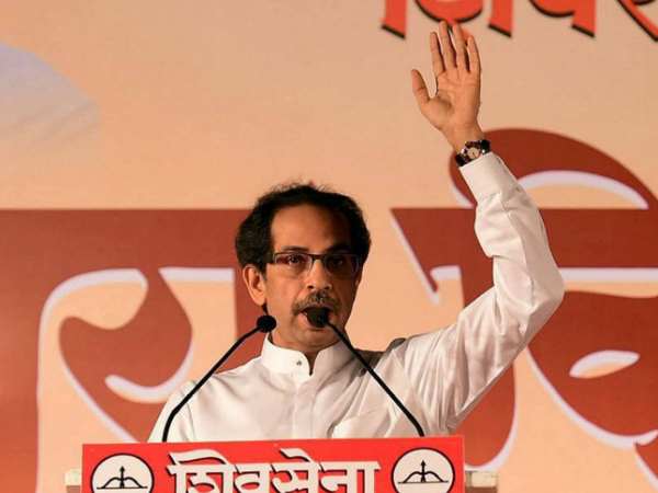 घोटालों के बावजूद साफ छवि पर निशाना
