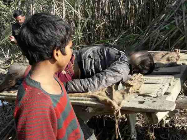 शाहजहांपुर: एक डांट ने छीन लिया पिता से पुत्र, घर छोड़कर गए युवक का 11 दिन बाद मिला पेड़ से लटका शव शाहजहांपुर: एक डांट ने छीन लिया पिता से पुत्र, घर छोड़कर गए युवक का 11 दिन बाद मिला पेड़ से लटका शव