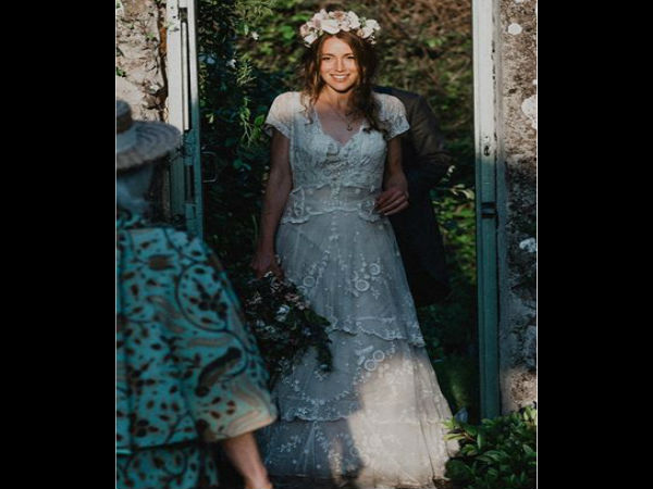 150-year-old wedding dress found thanks to viral Facebook post 150-year-old wedding dress found thanks to viral Facebook post