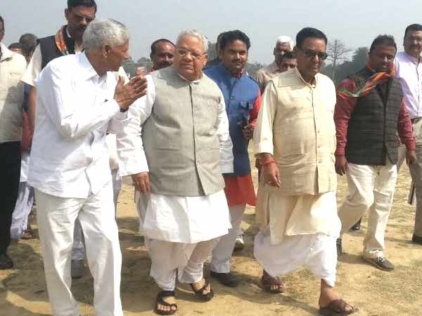 बहराइच: कलराज मिश्र का जुबानी हमला, कहा सपा राज में लूटी गई महिलाओं की इज्जत बहराइच: कलराज मिश्र का जुबानी हमला, कहा सपा राज में लूटी गई महिलाओं की इज्जत
