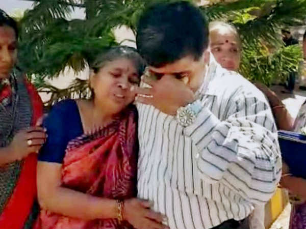 अमेरिका-में-भारतीयों-की-क्या-करें-क्या-न-करें-लिस्ट अमेरिका-में-भारतीयों-की-क्या-करें-क्या-न-करें-लिस्ट