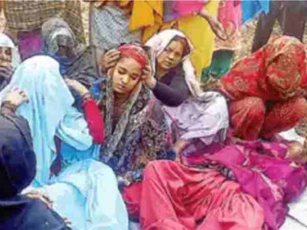मेरठ: पत्नी और बड़े भाई ने मिलकर की युवक की हत्या, अवैध संबंध के चलते दिया गया घटना को अंजाम मेरठ: पत्नी और बड़े भाई ने मिलकर की युवक की हत्या, अवैध संबंध के चलते दिया गया घटना को अंजाम