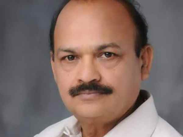 इलाहाबाद: BJP में फिर बगावत, समर्थकों संग 'पदुम' भी हुए सपाई इलाहाबाद: BJP में फिर बगावत, समर्थकों संग 'पदुम' भी हुए सपाई