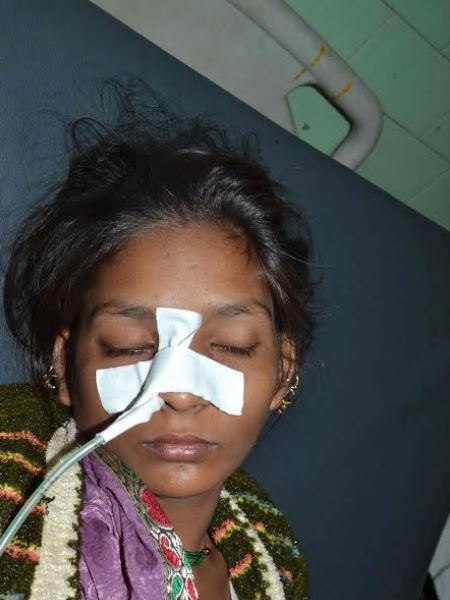 बरेली: मकान हड़पने की खातिर किराएदार महिला ने मकान मालिक समेत 8 लोगों को दिया जहर बरेली: मकान हड़पने की खातिर किराएदार महिला ने मकान मालिक समेत 8 लोगों को दिया जहर